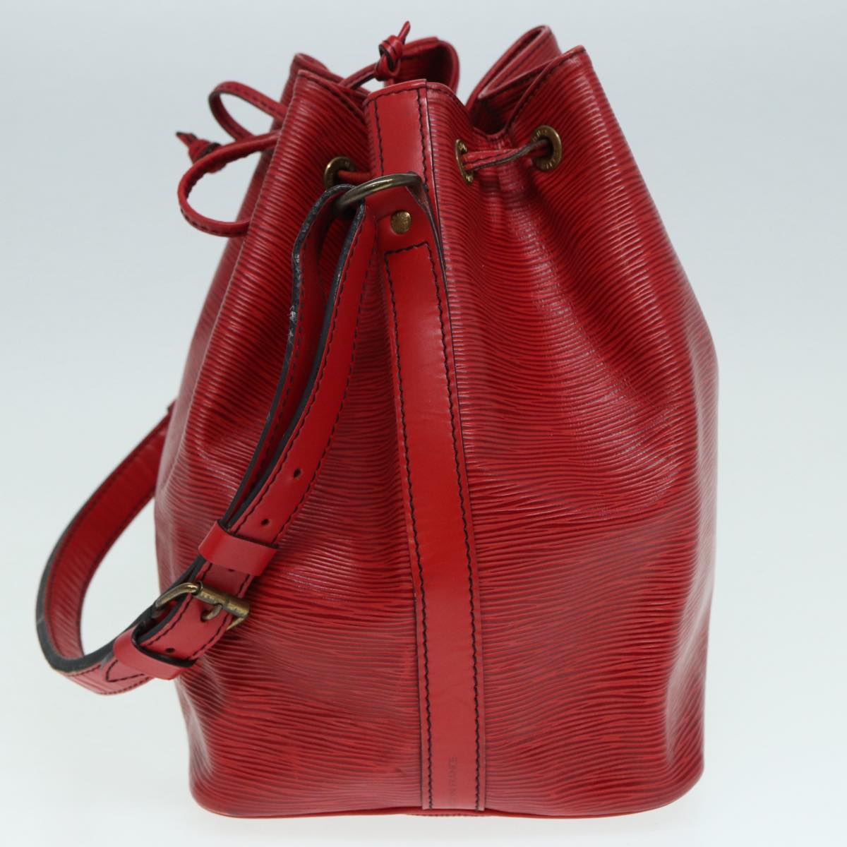 LOUIS VUITTON Epi Petit Noe Shoulder Bag Red LV Auth
