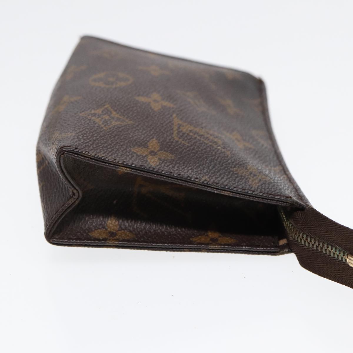 LOUIS VUITTON Monogram Poche Toilette 15 Pouch LV Auth
