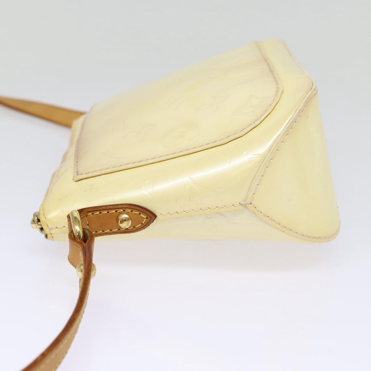 LOUIS VUITTON Monogram Vernis Minna Street Shoulder Bag Perle Auth