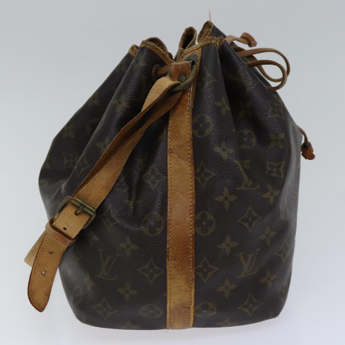 LOUIS VUITTON Monogram Petit Noe Shoulder Bag M42226 LV Auth 88616