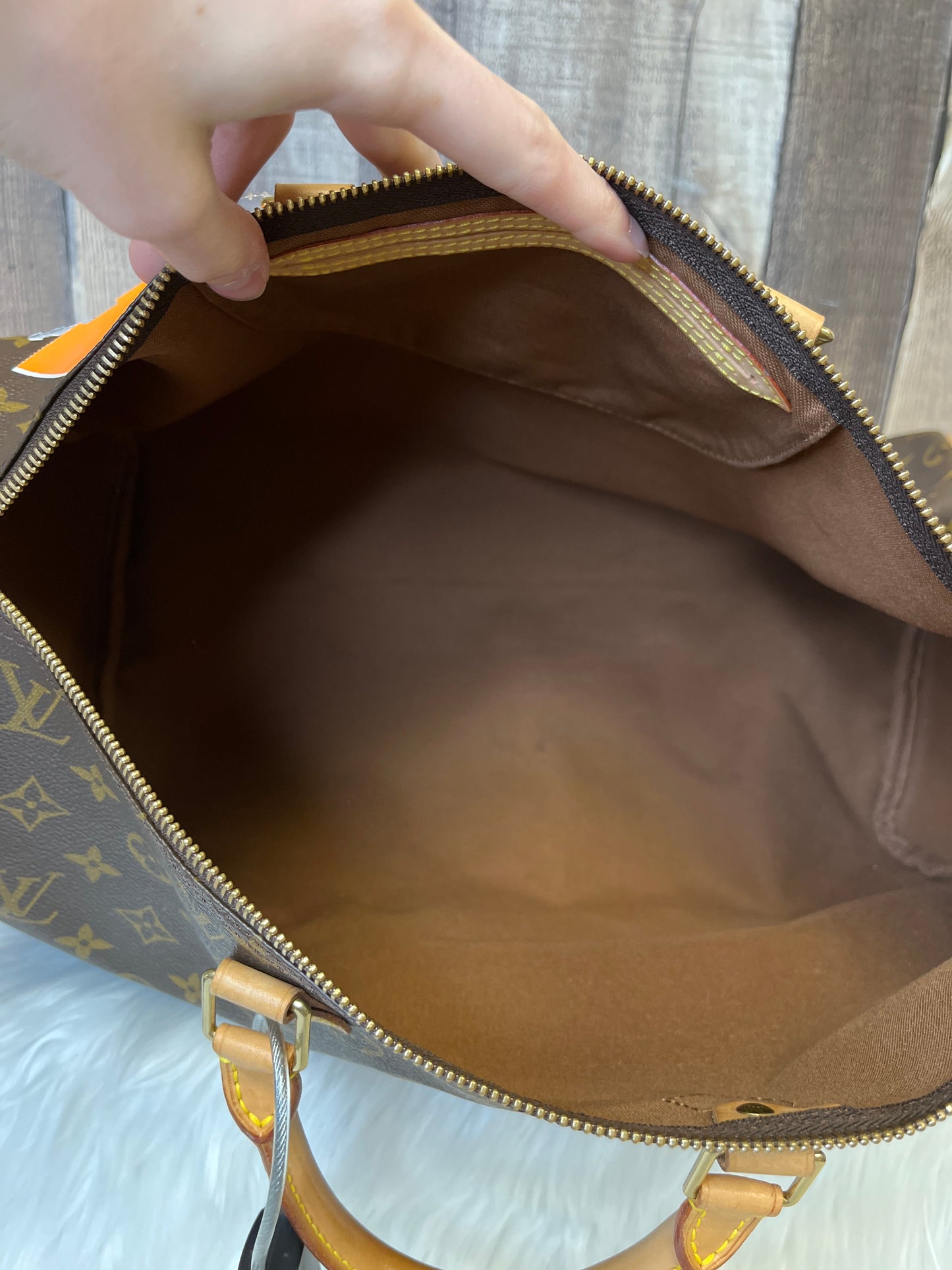 Handbag Luxury Designer By Louis Vuitton Size: Large