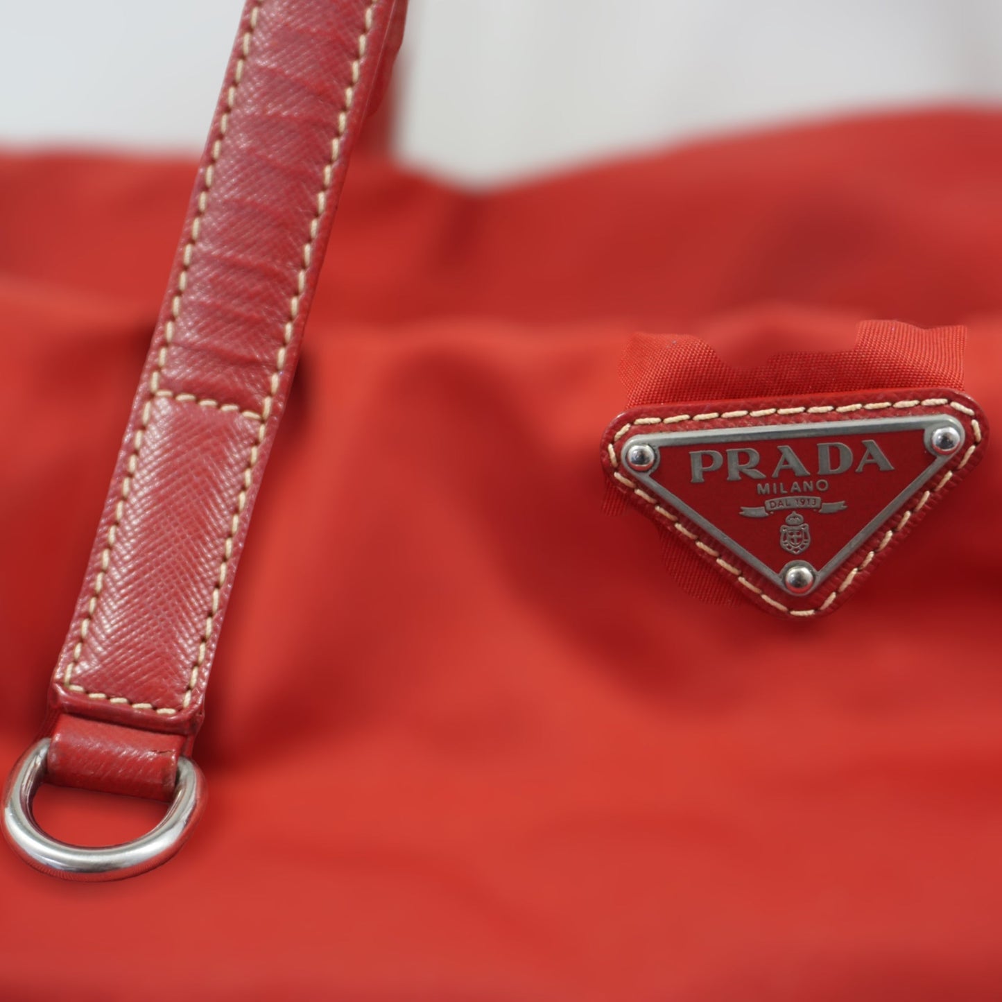 Prada Rød Tessuto Luxury Handbag
