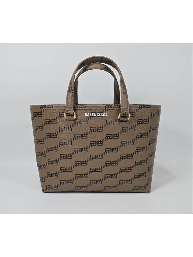 Luxury Balenciaga Trending 2026 Signature BB Monogram Small Shopper Bag