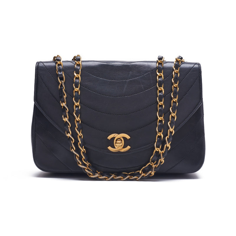 Chanel Border Stitch Round Flap Turnlock Chain Shoulder Black Shoulder Bag Shoulder Bag Ladies Shoulder Bag Hybrid Secondary Ship SS Dharma Sharma Online