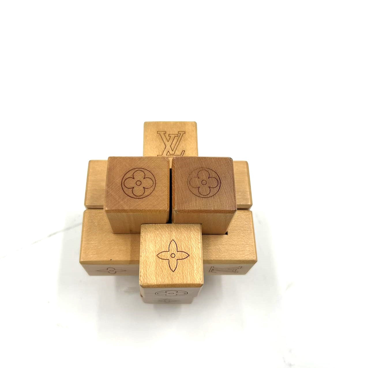 LOUIS VUITTONLe Pateki Wood Cube Puzzle
