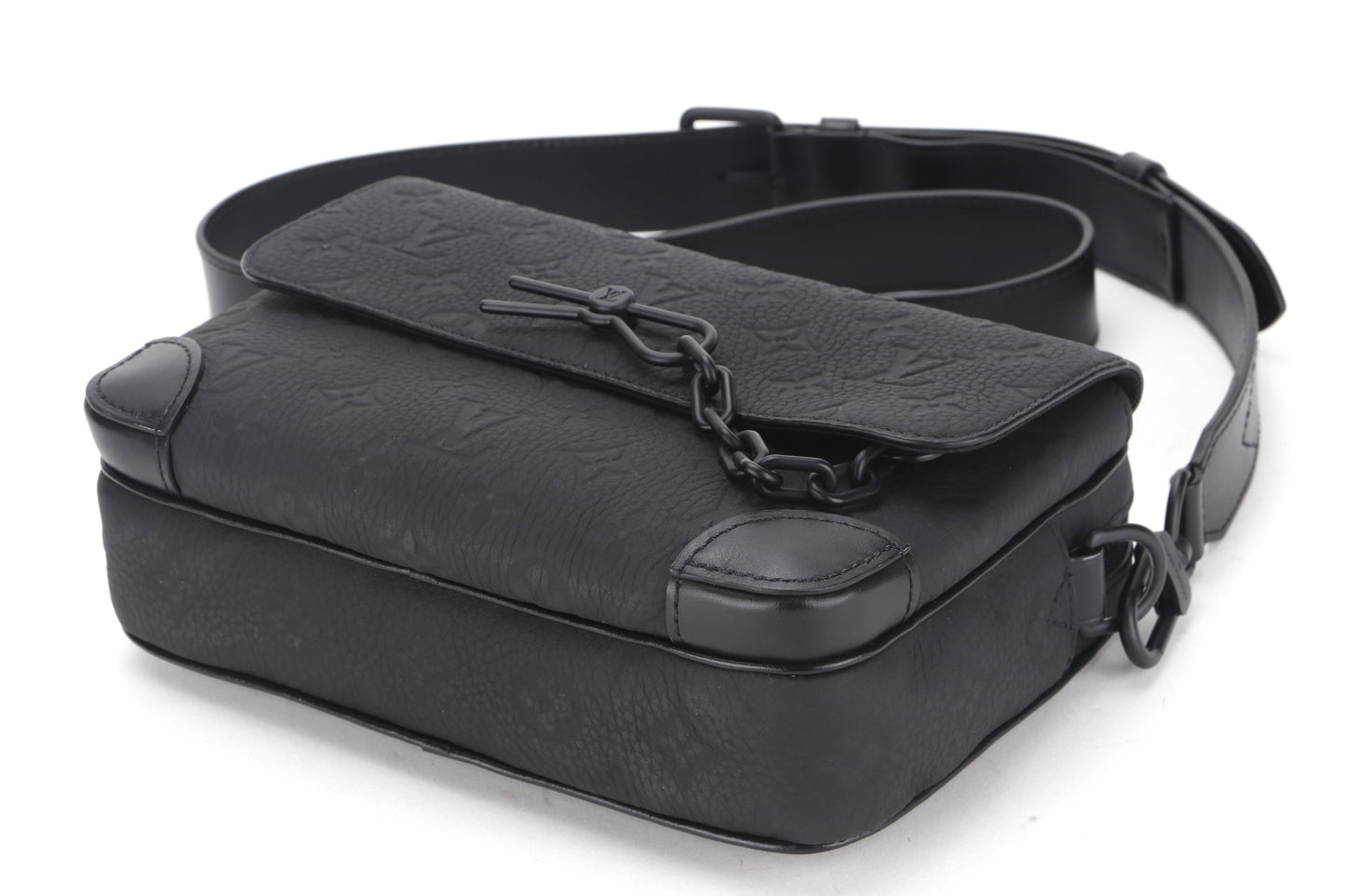 LOUIS VUITTON STEAMER MESSENGER BLACK TAURILLION MONOGRAM EMBOSSED LEATHER, WITH STRAP, DUST COVER & BOX Handbag