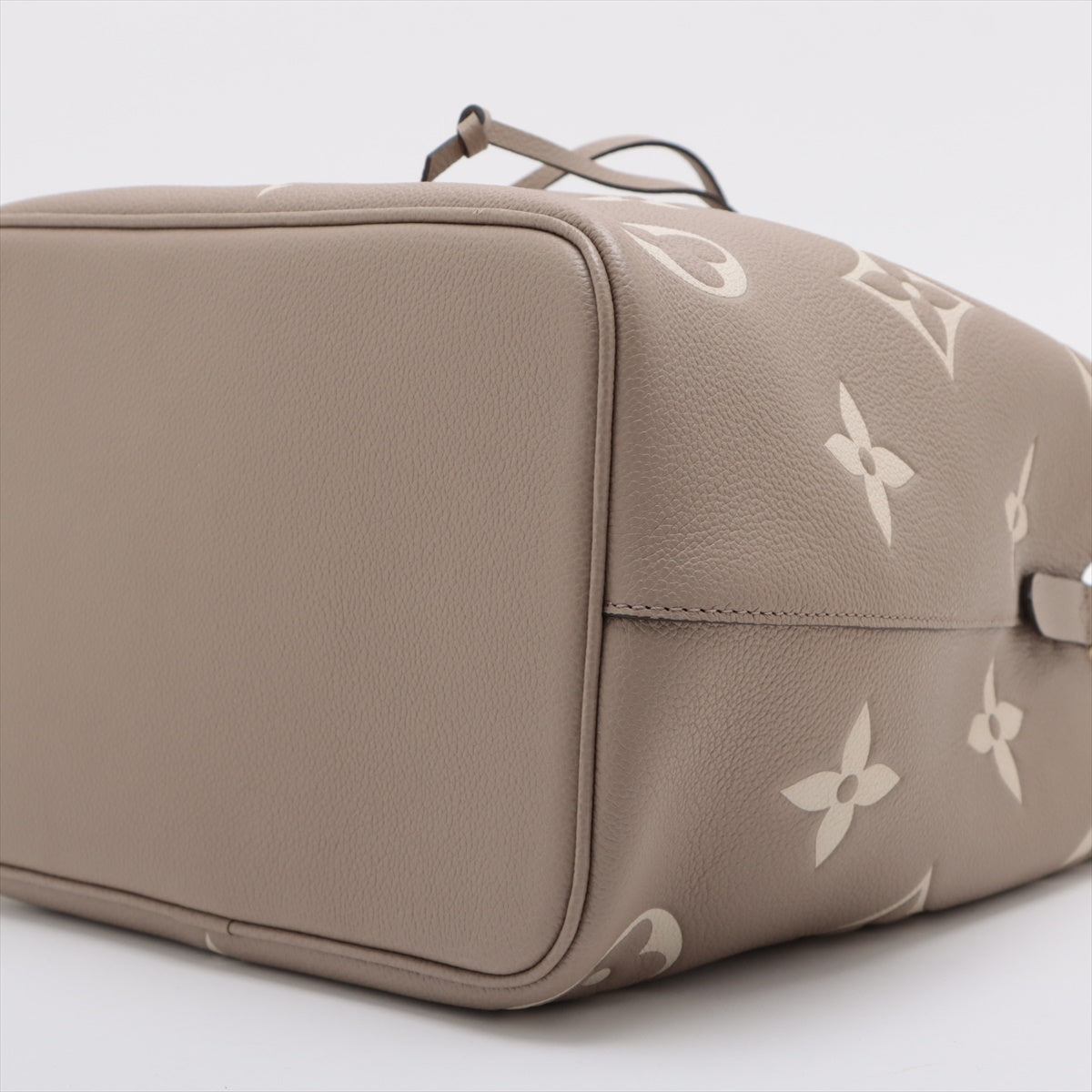 Louis Vuitton Tourterelle Bicolour Monogram Empreinte Leather NeoNoe MM Rented Out