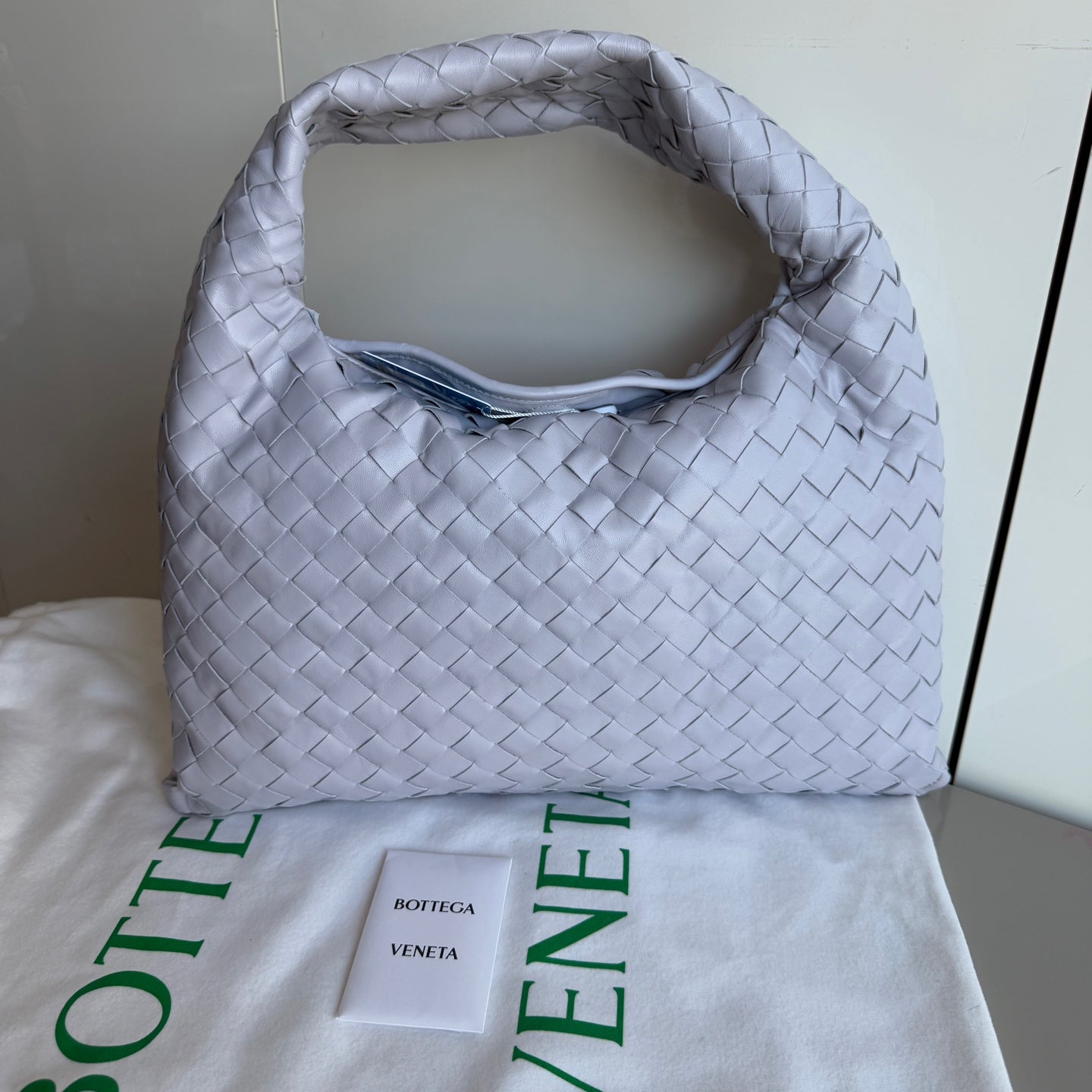 Bottega Veneta Hop Hobo Small Leather Oyster Purple