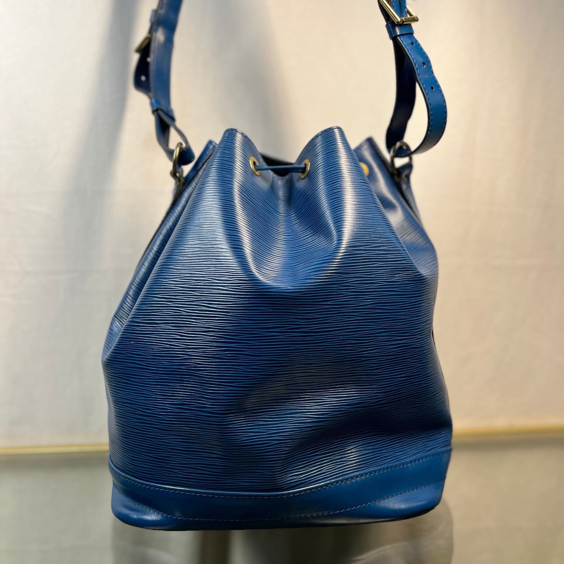 LOUIS VUITTON Large Noe Toledo Blue Epi Leather Bag