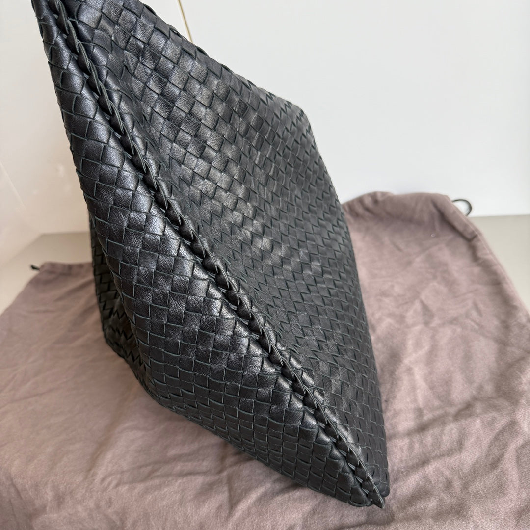 Bottega Veneta Veneta Hobo Maxi Black Leather 52cm