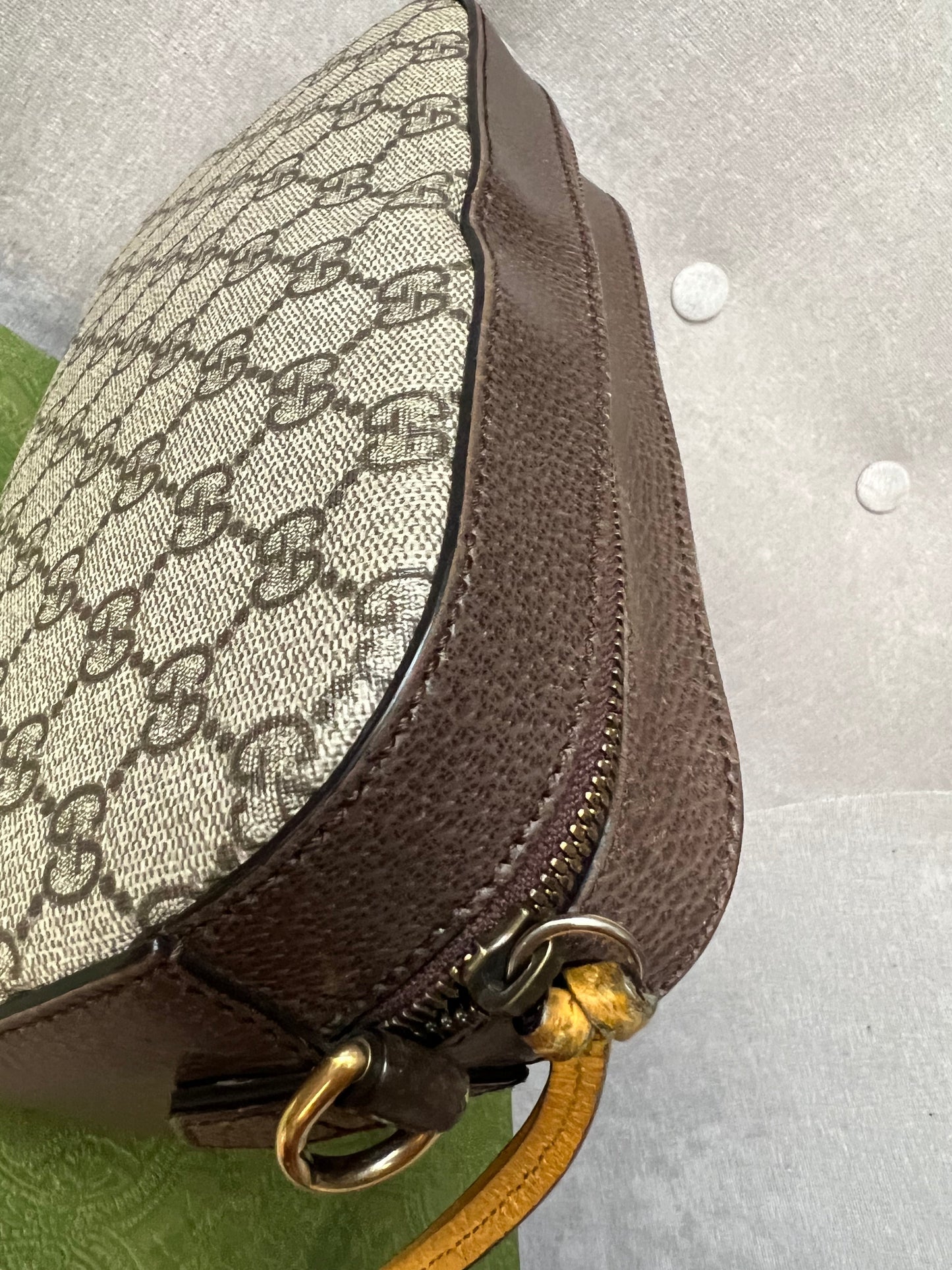 Gucci Neo  GG Supreme Messenger Bag (RRP £1060)