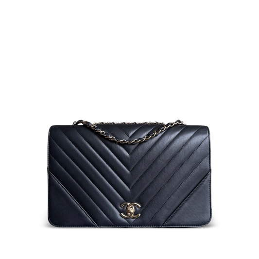 Chanel Flap Medium - Calfskin 27CM Chevron Black Gold Hardware Series 27