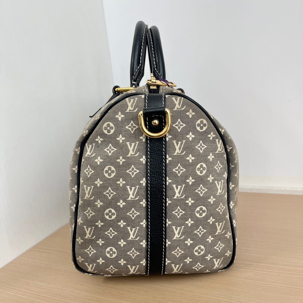 LOUIS VUITTONShoulder Bag