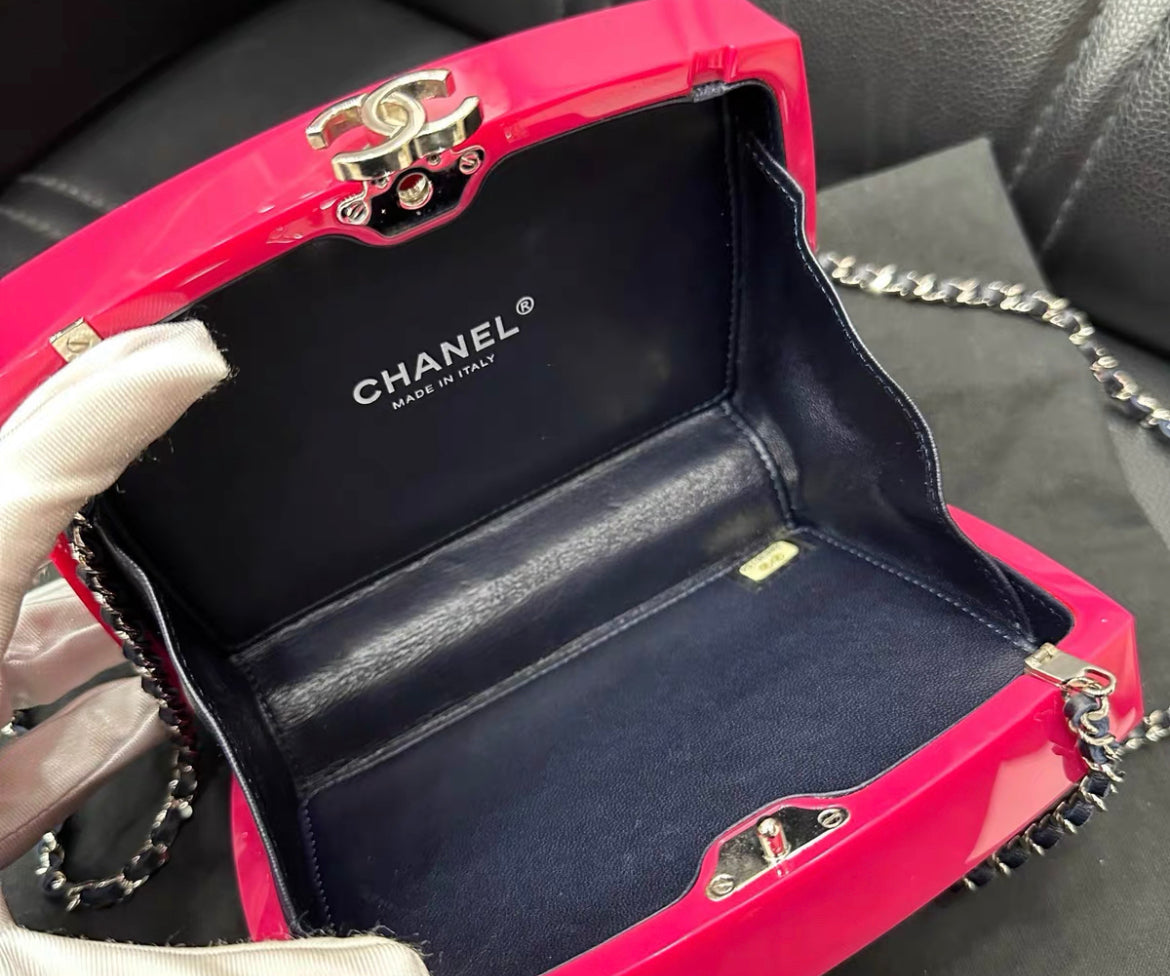 Chanel SS 2015 je ne suis pas en e  Minaudiere Clutch