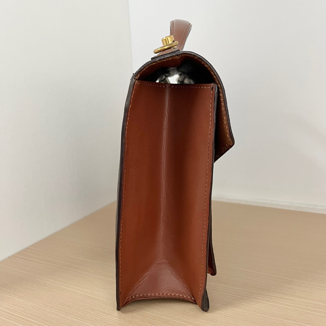 LOUIS VUITTONShoulder Bag