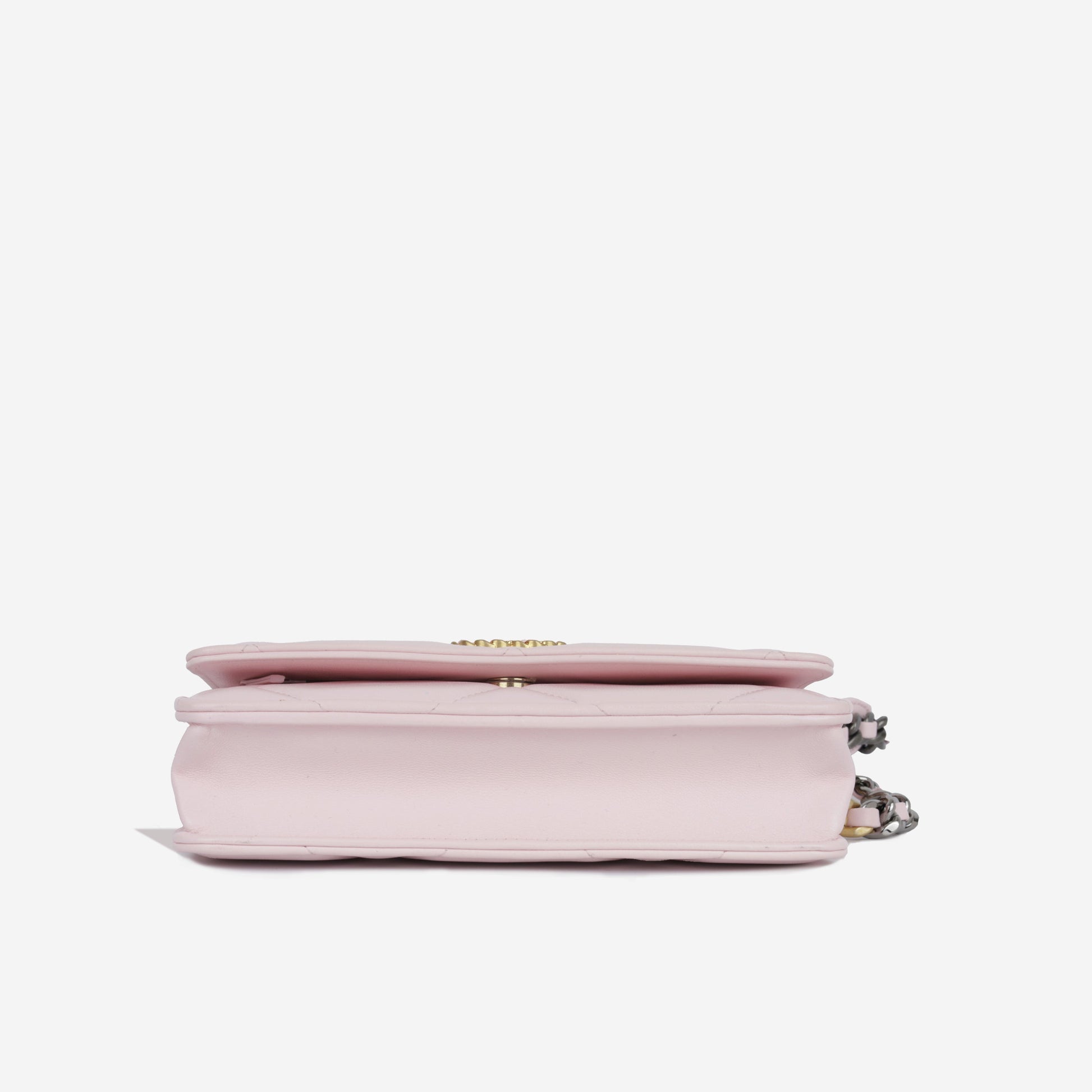 Chanel Chanel 19 WOC