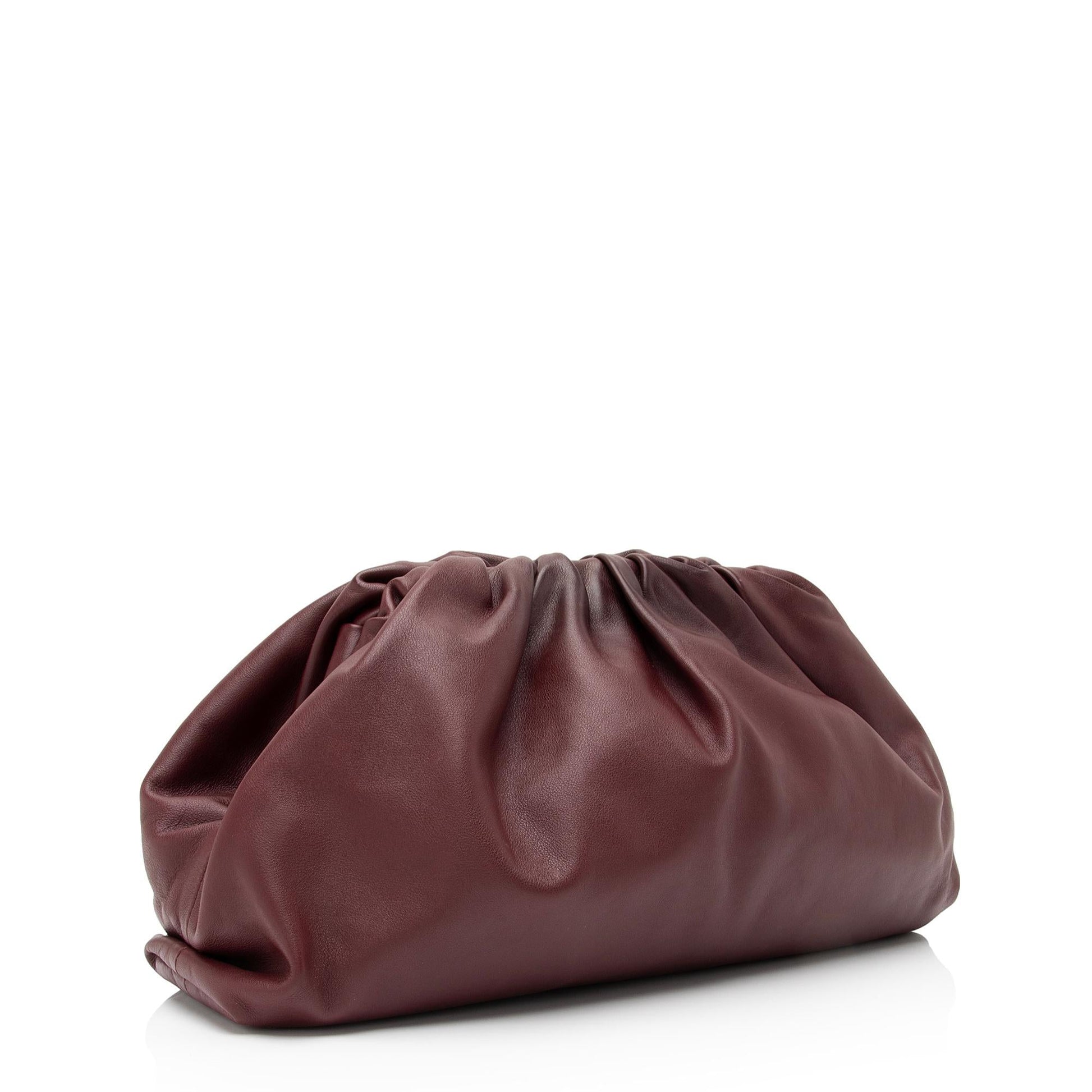 Luxury Bottega Veneta Calfskin The Pouch Clutch (SHF-cWyZ85)
