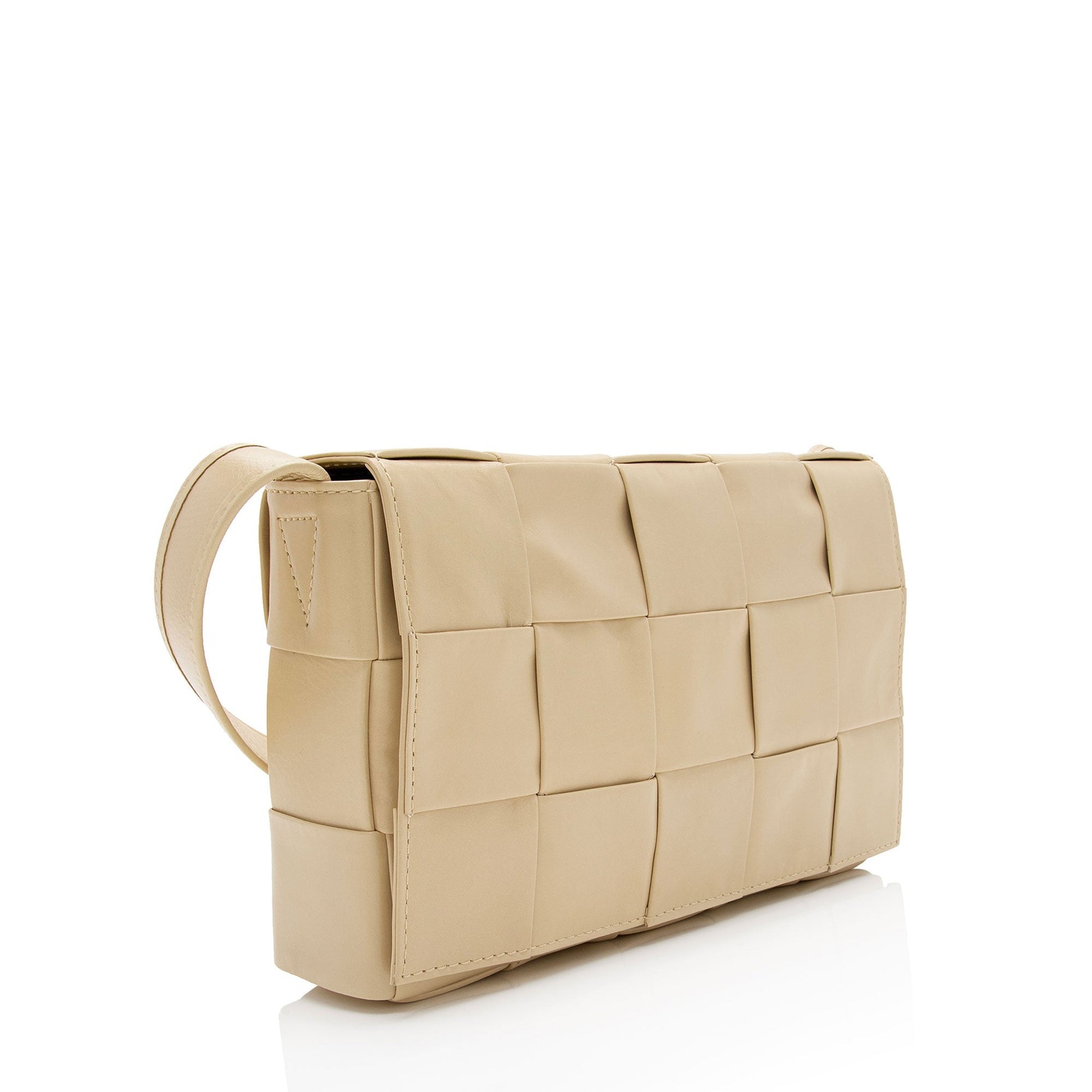 Luxury Bottega Veneta Calfskin Cassette Crossbody Bag (SHF-Di1rKQ)
