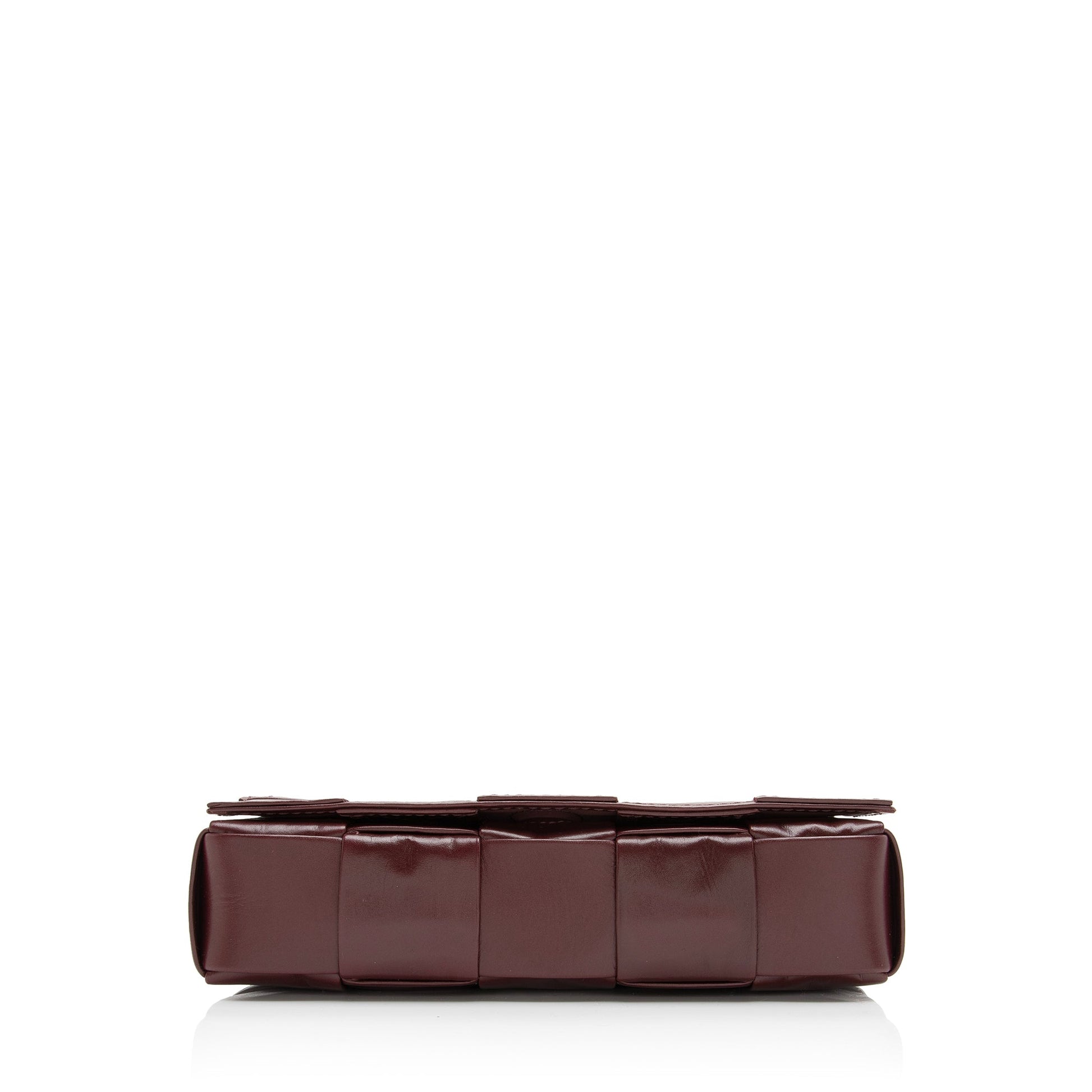 Luxury Bottega Veneta Distressed Calfskin Cassette Small Crossbody Bag (SHF-23109)