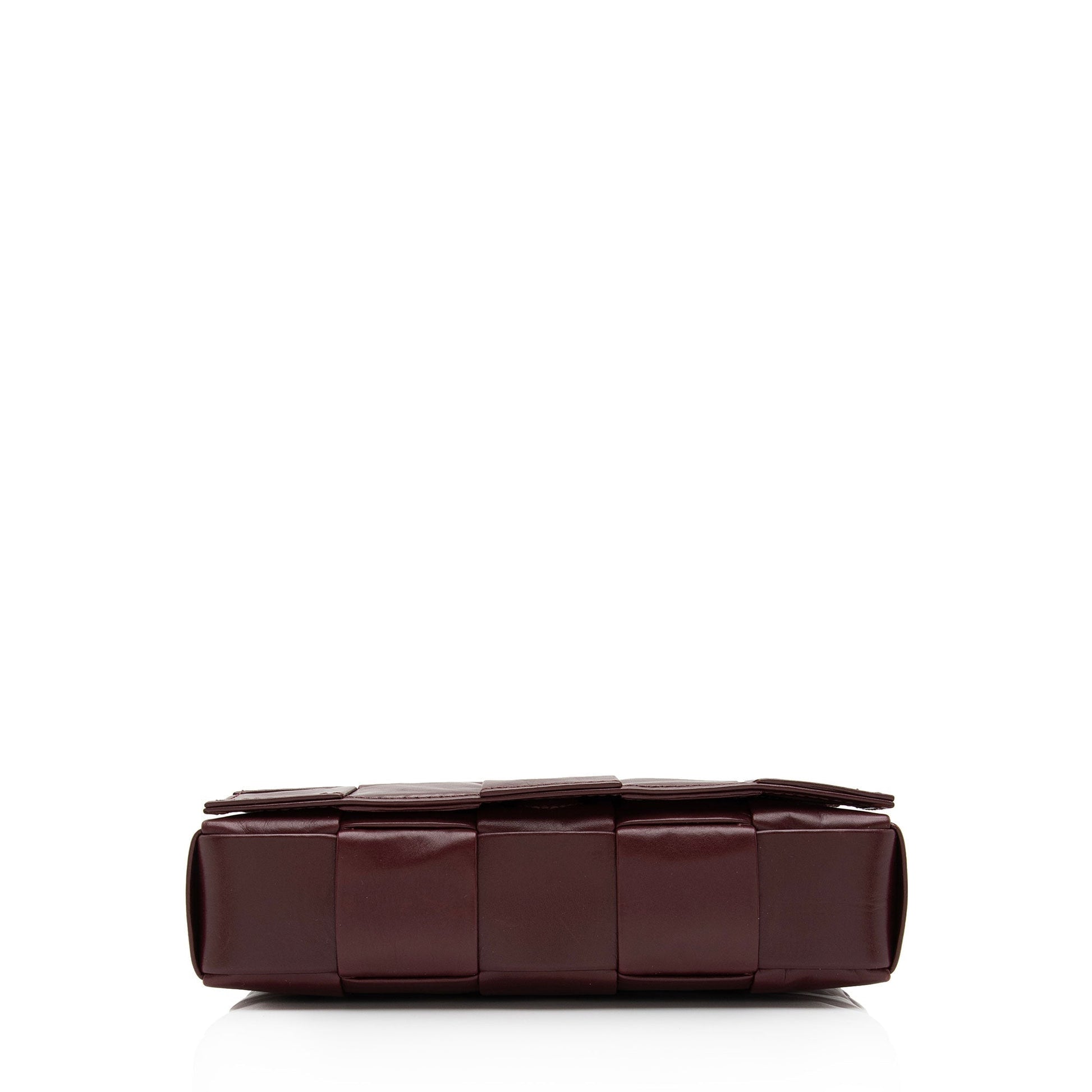 Luxury Bottega Veneta Distressed Calfskin Cassette Small Crossbody Bag (SHF-K6GzFo)