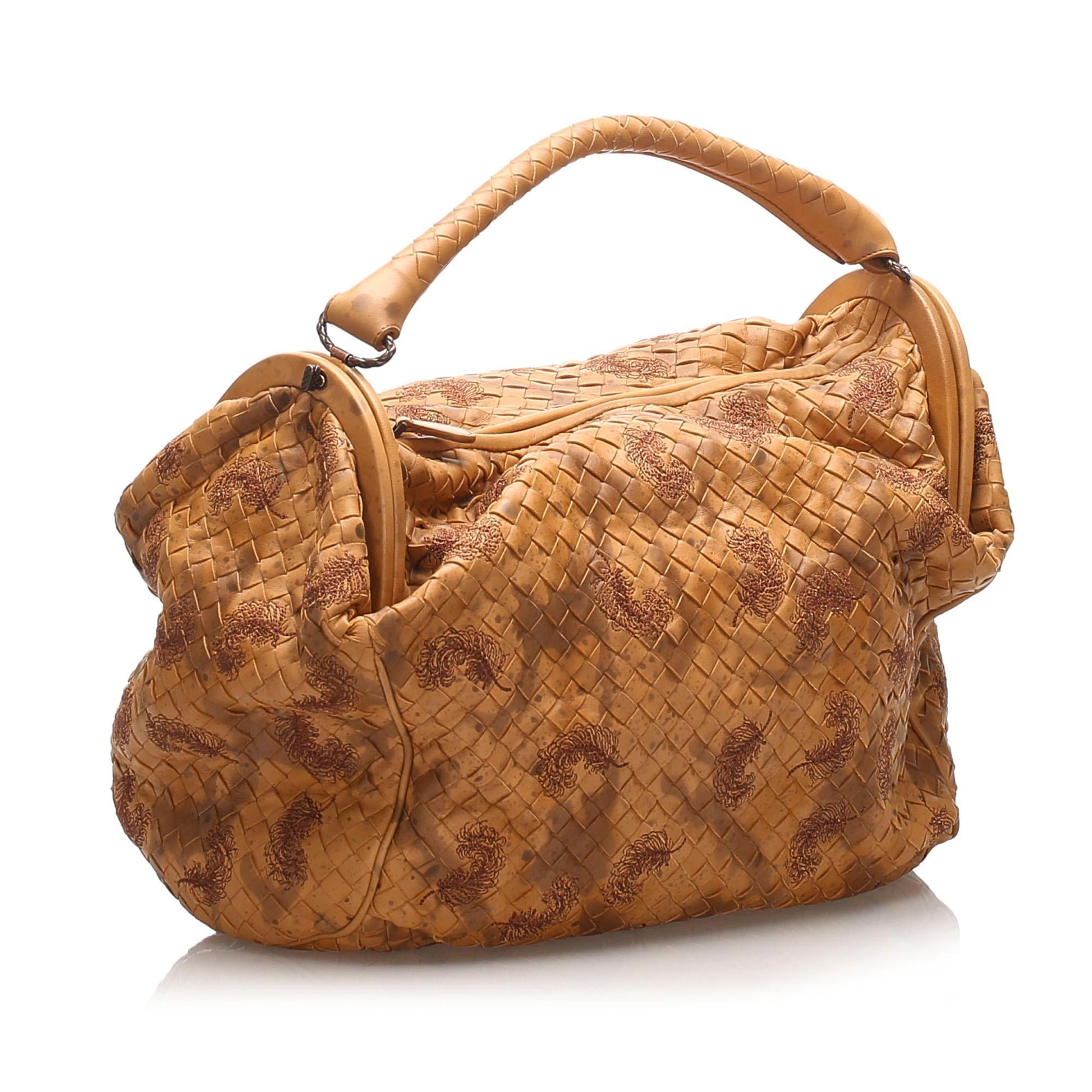 Luxury Bottega Veneta Embroidered Intrecciato Leather Handbag (SHG-23124)