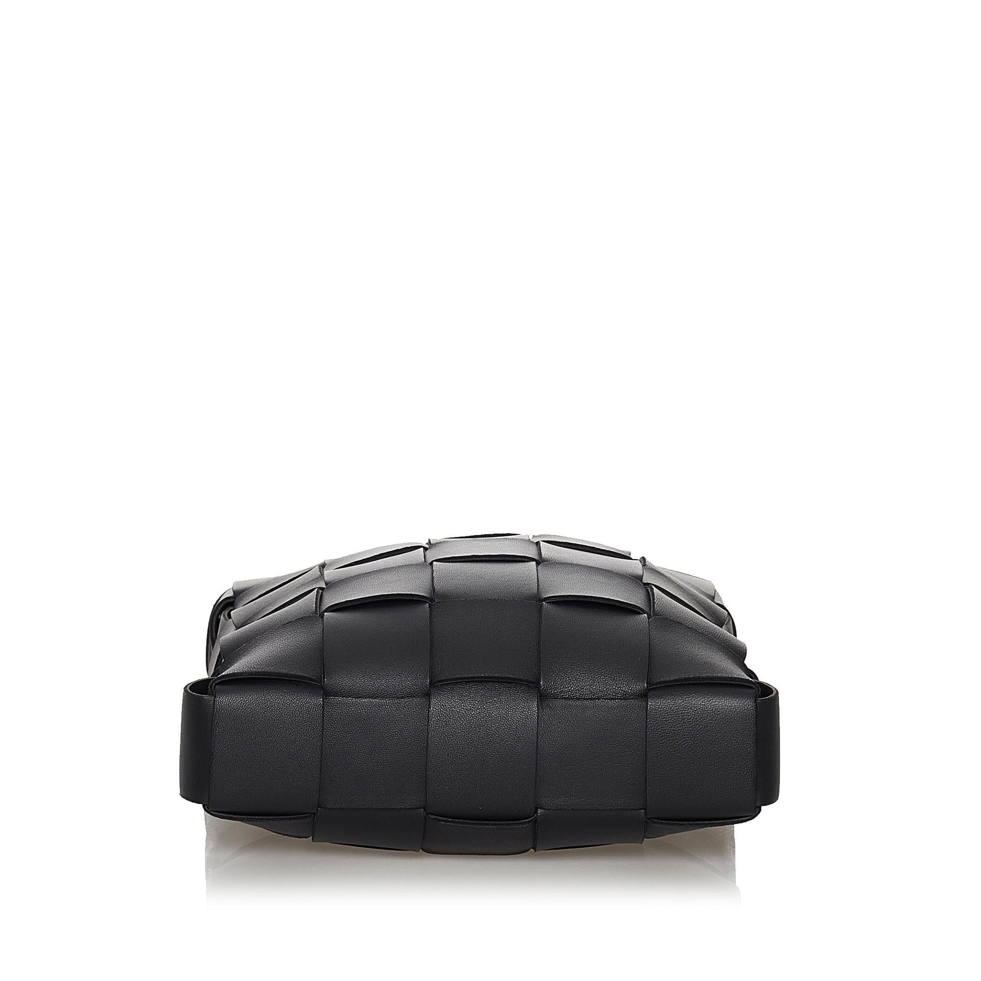 Luxury Bottega Veneta Intrecciato Cassette Leather Crossbody Bag (SHG-30630)