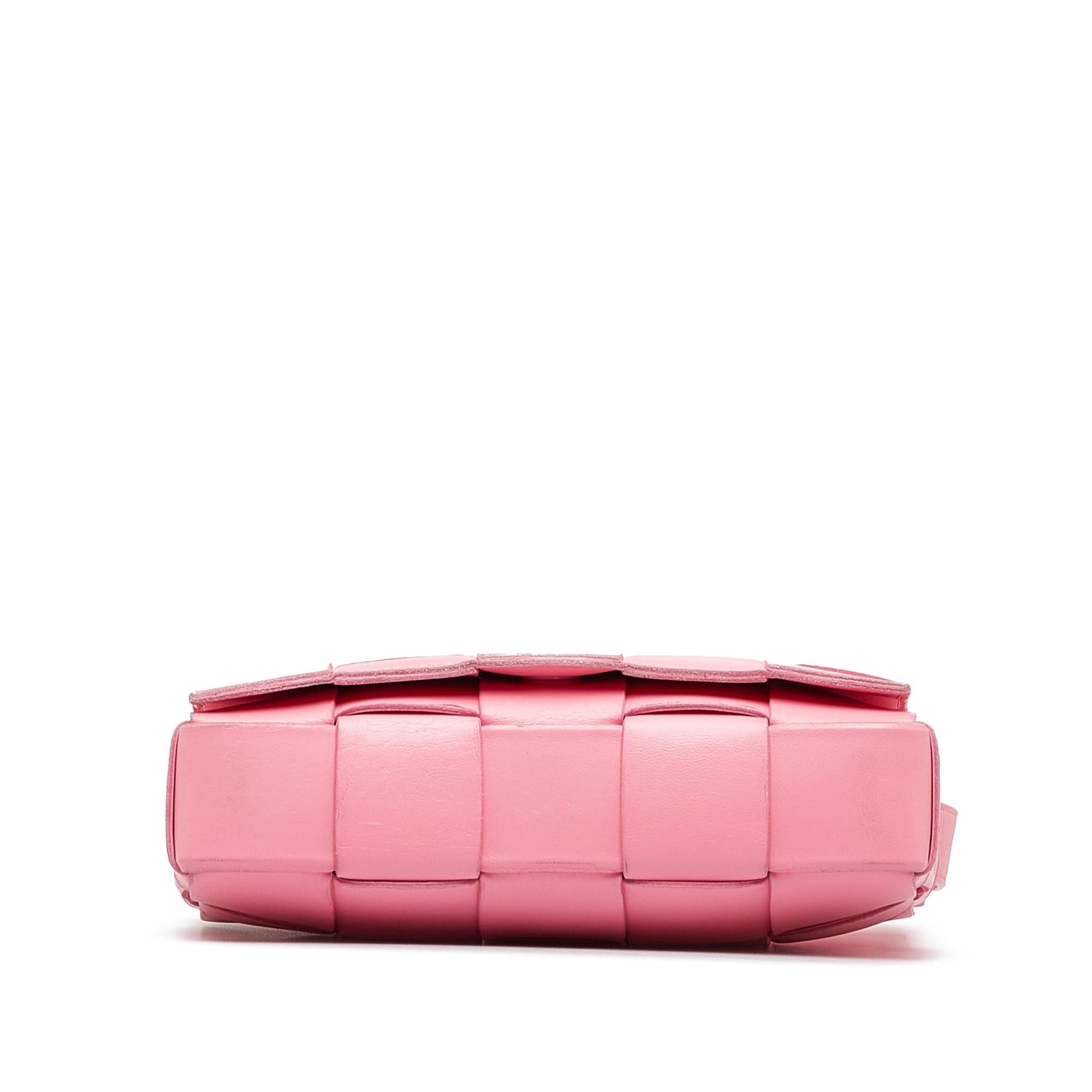 Luxury Bottega Veneta Intrecciato Cassette Leather Crossbody Bag (SHG-bylInr)