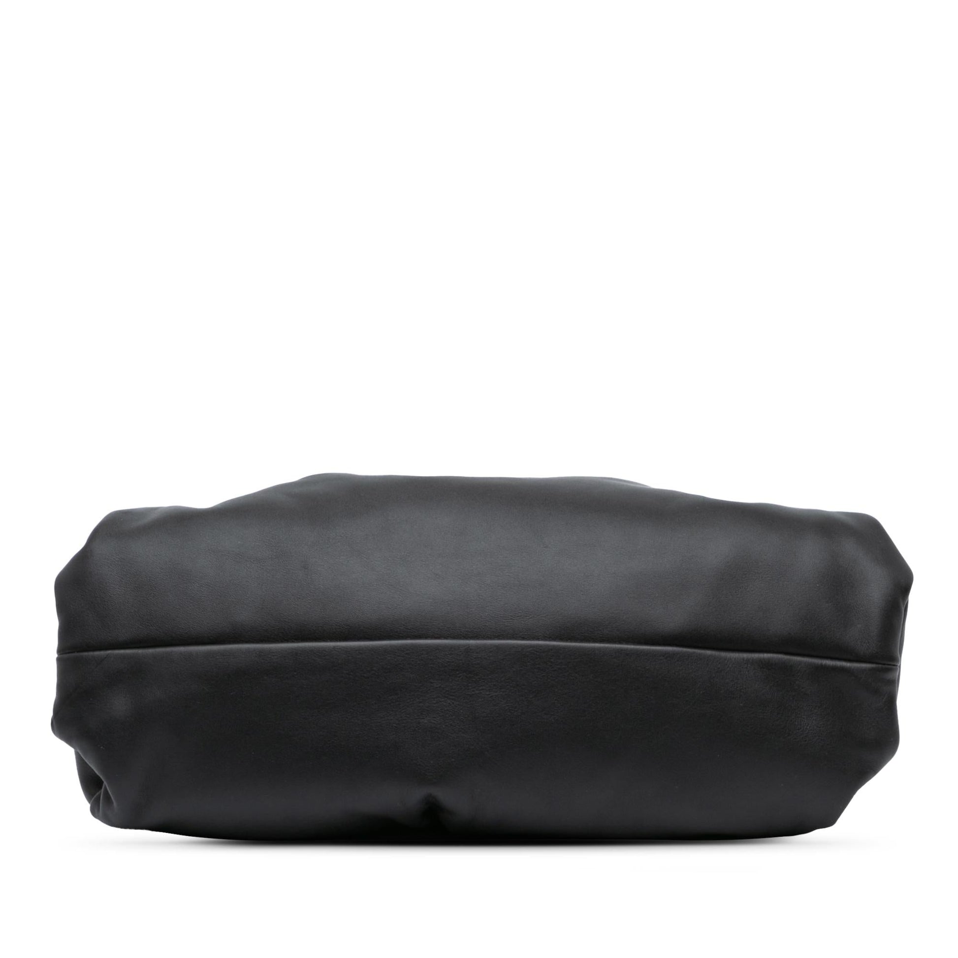 Luxury Bottega Veneta Lambskin The Shoulder Pouch (SHG-J0ldgd)