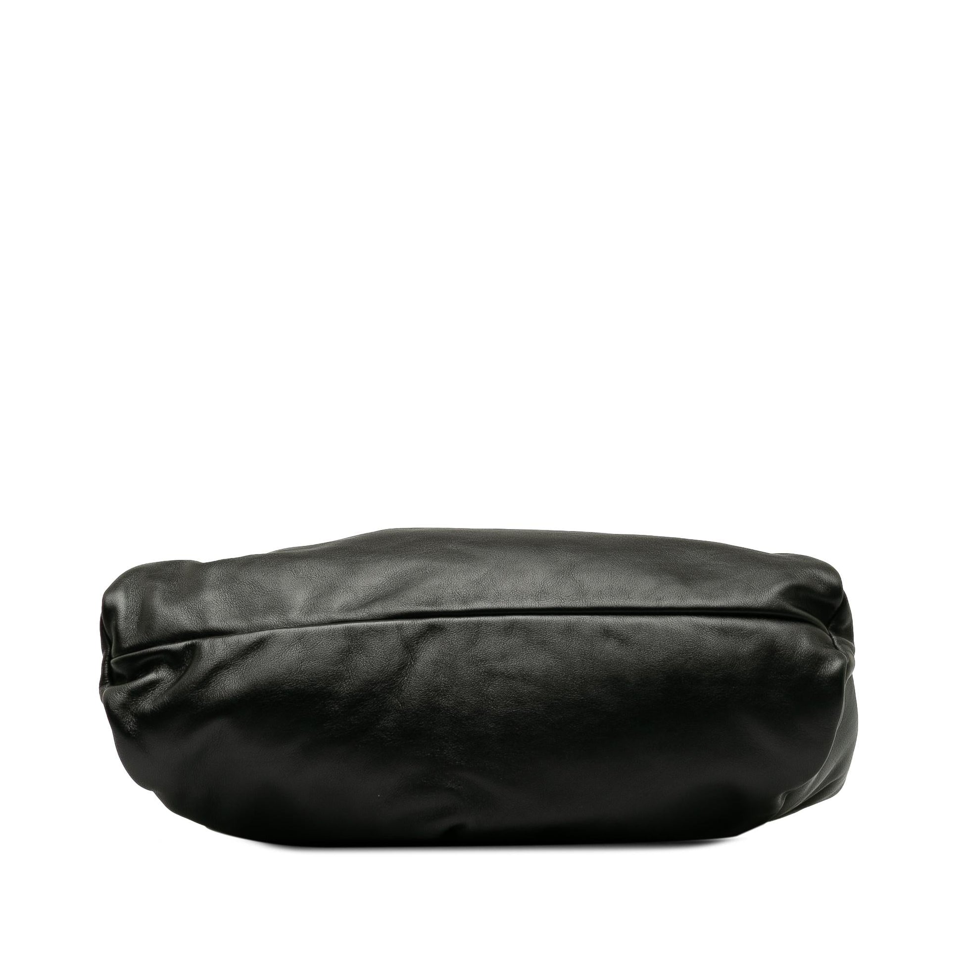 Luxury Bottega Veneta Medium The Shoulder Pouch (SHG-OZyB9A)