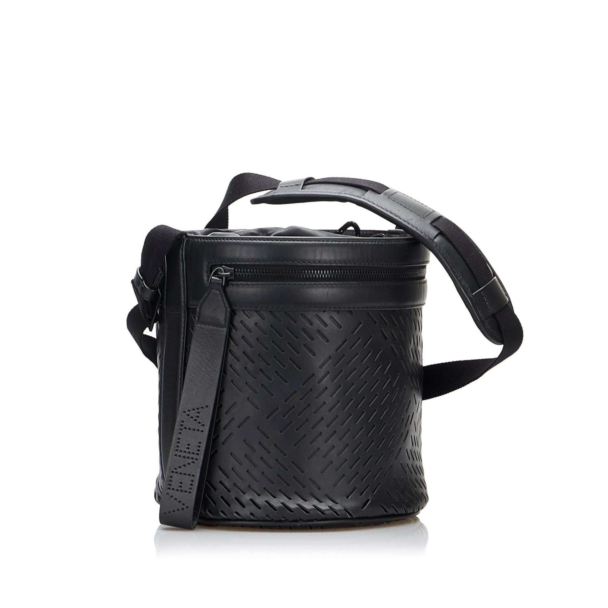 Luxury Bottega Veneta Perforated Leather Paper Bucket Bag (SHG-d9kZvf)