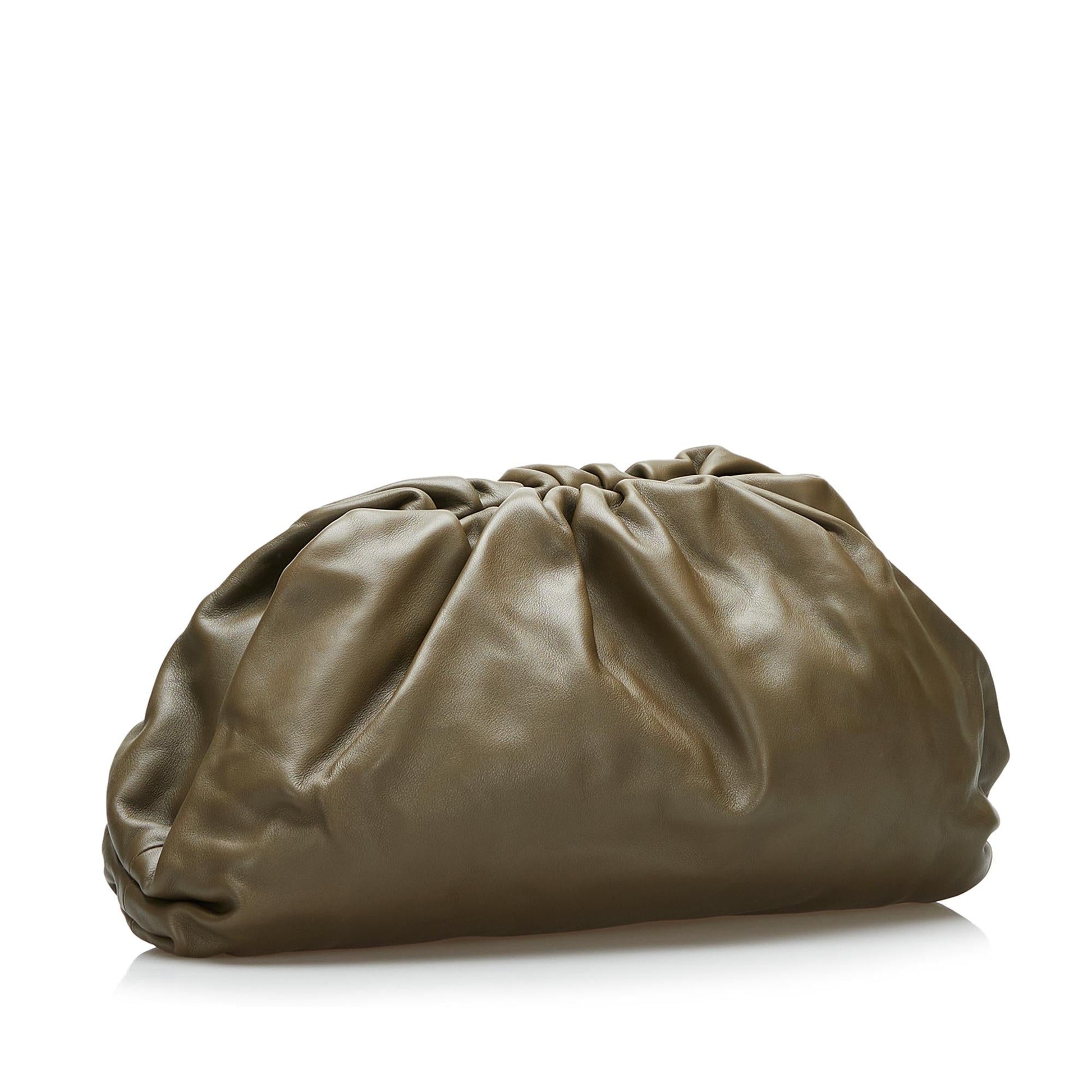 Luxury Bottega Veneta The Pouch Clutch (SHG-4DriMy)