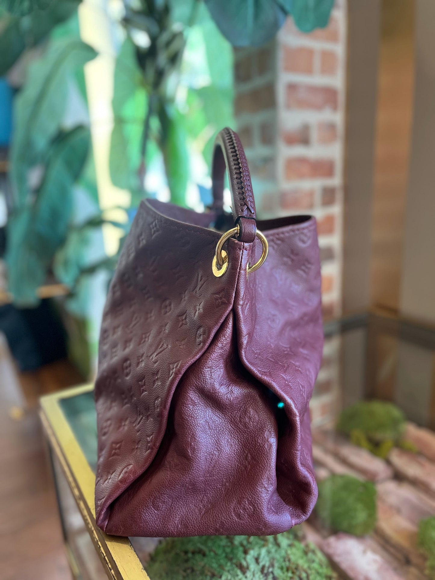 LOUIS VUITTON Burgundy Empriente Leather Artsy Crossbody