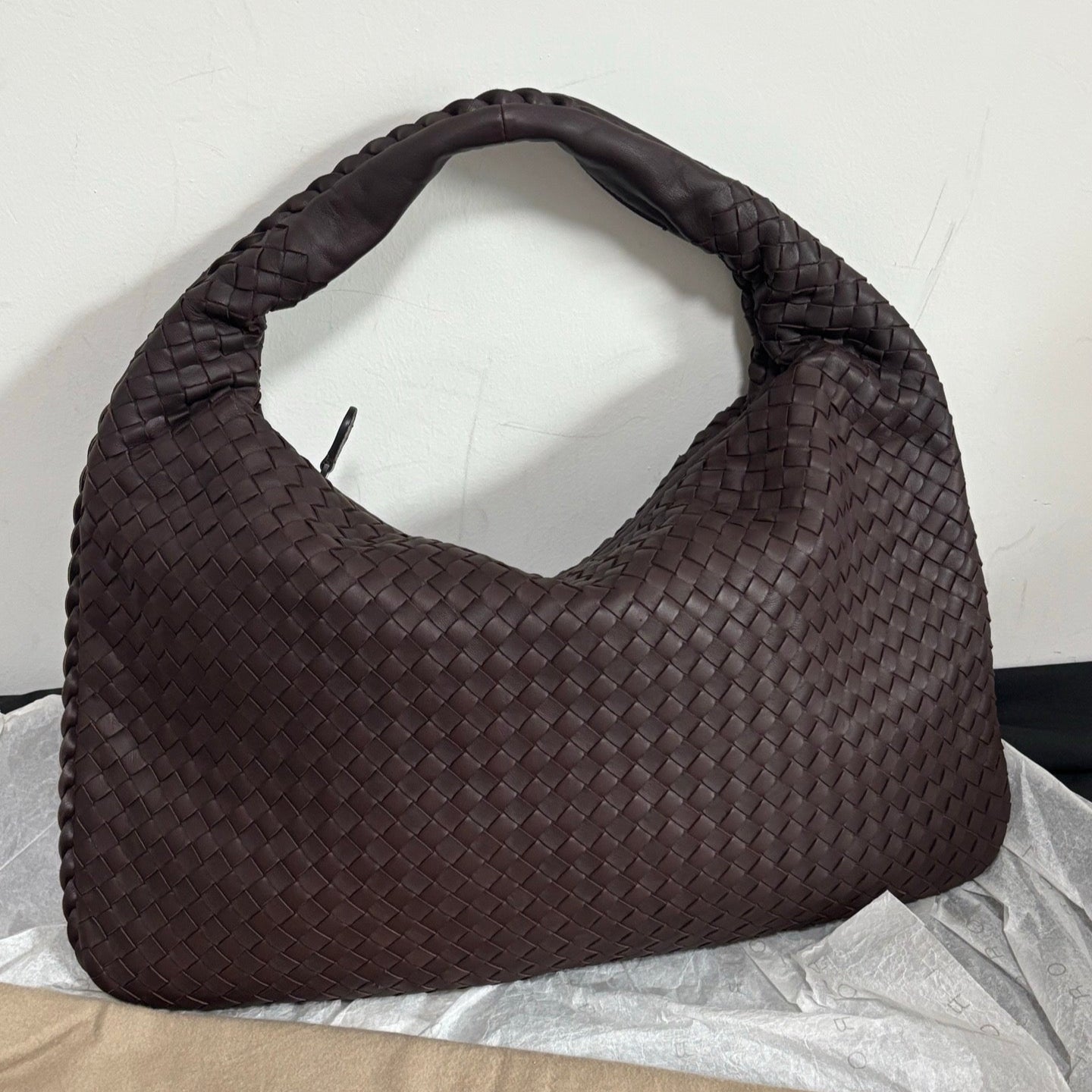 Bottega Veneta Intrecciato Hobo Bag Medium Brown Lambskin leather 40cm