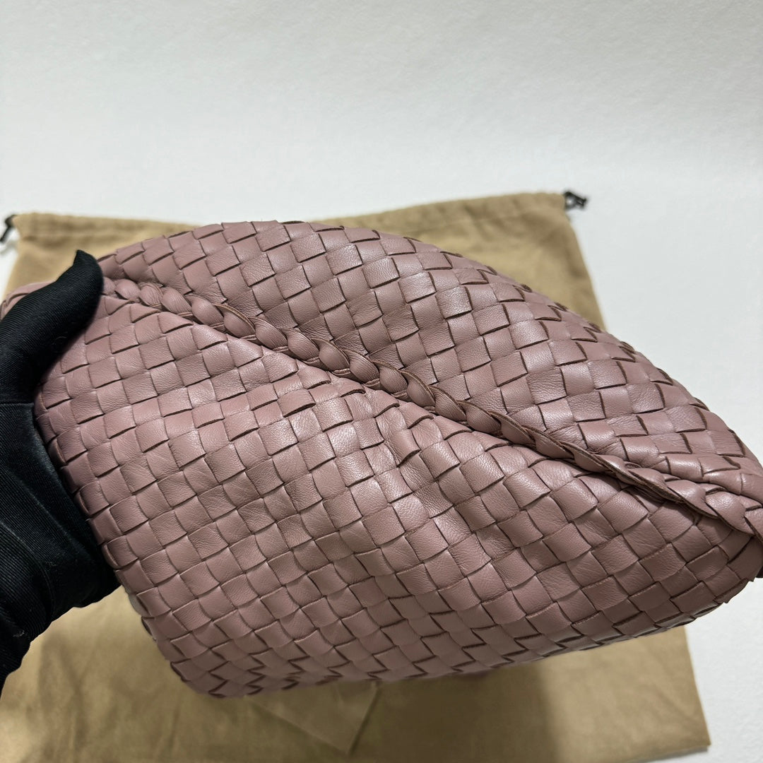 Bottega Veneta Veneta Leather Hobo Large Nude Dirty Pink 47cm Never Worn