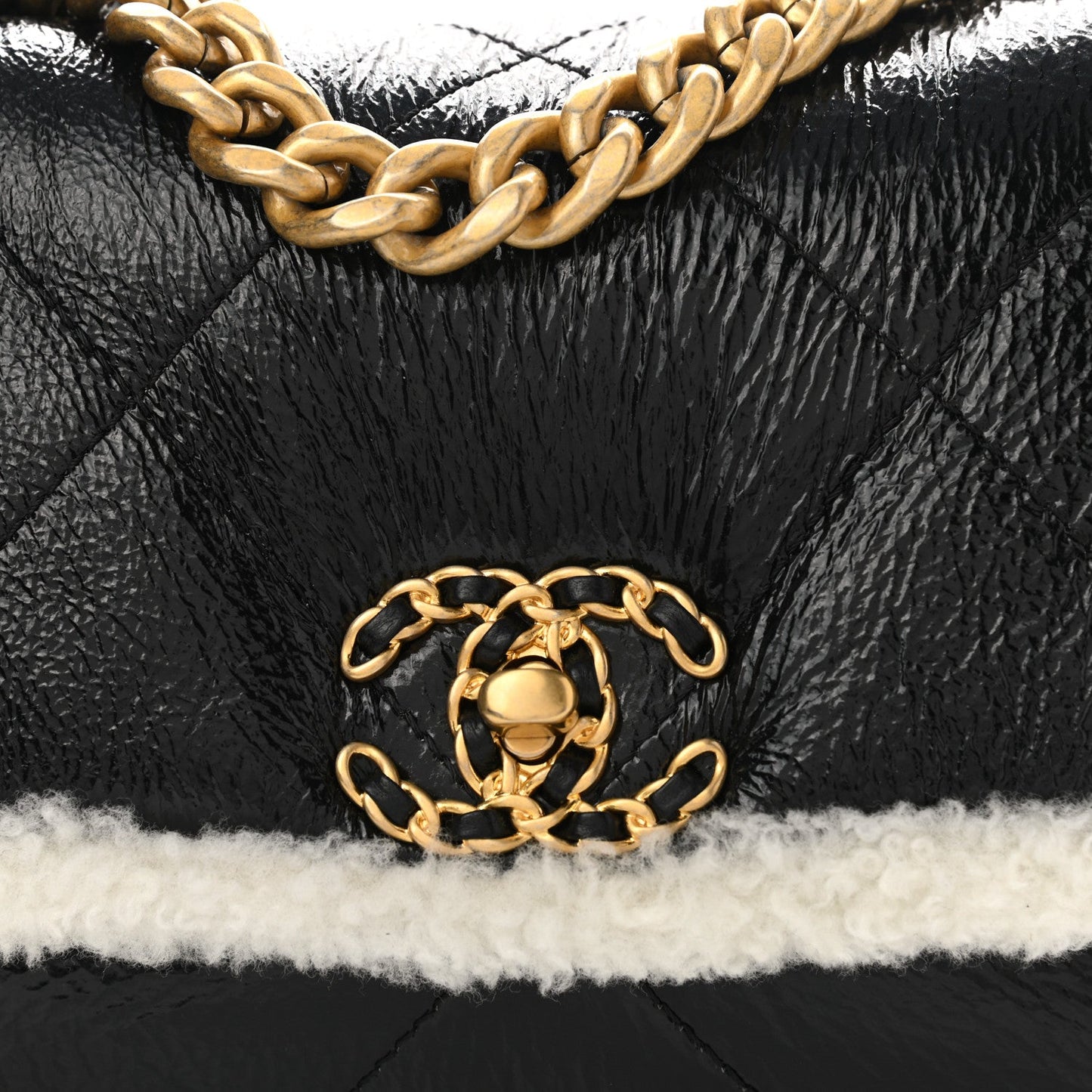 CHANEL 2021 SHEARLING MEDIUM 19 FLAP BAG