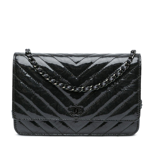 Chanel CC Chevron Quilted Crumpled Calfskin Wallet On Chain (SHG-Ad87DZ) Crossbody