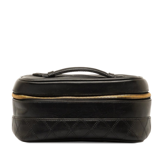 Chanel CC Lambskin Vanity Case (SHG-US9oms) Handbag