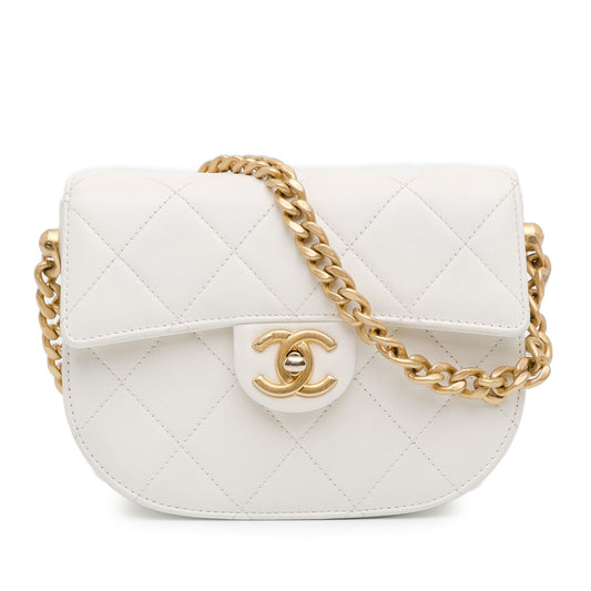 Chanel CC Quilted Lambskin Round Moon Messenger Flap (SHG-ZHZyok) Crossbody