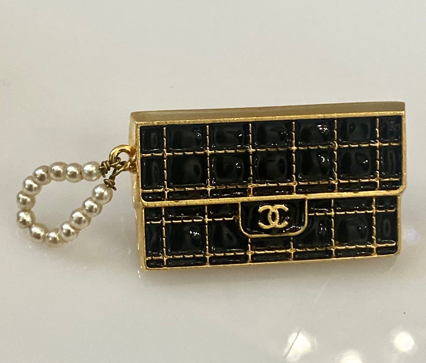 CHANEL RUNWAY FAUX PEARL PURSE PIN BROOCH Handbag