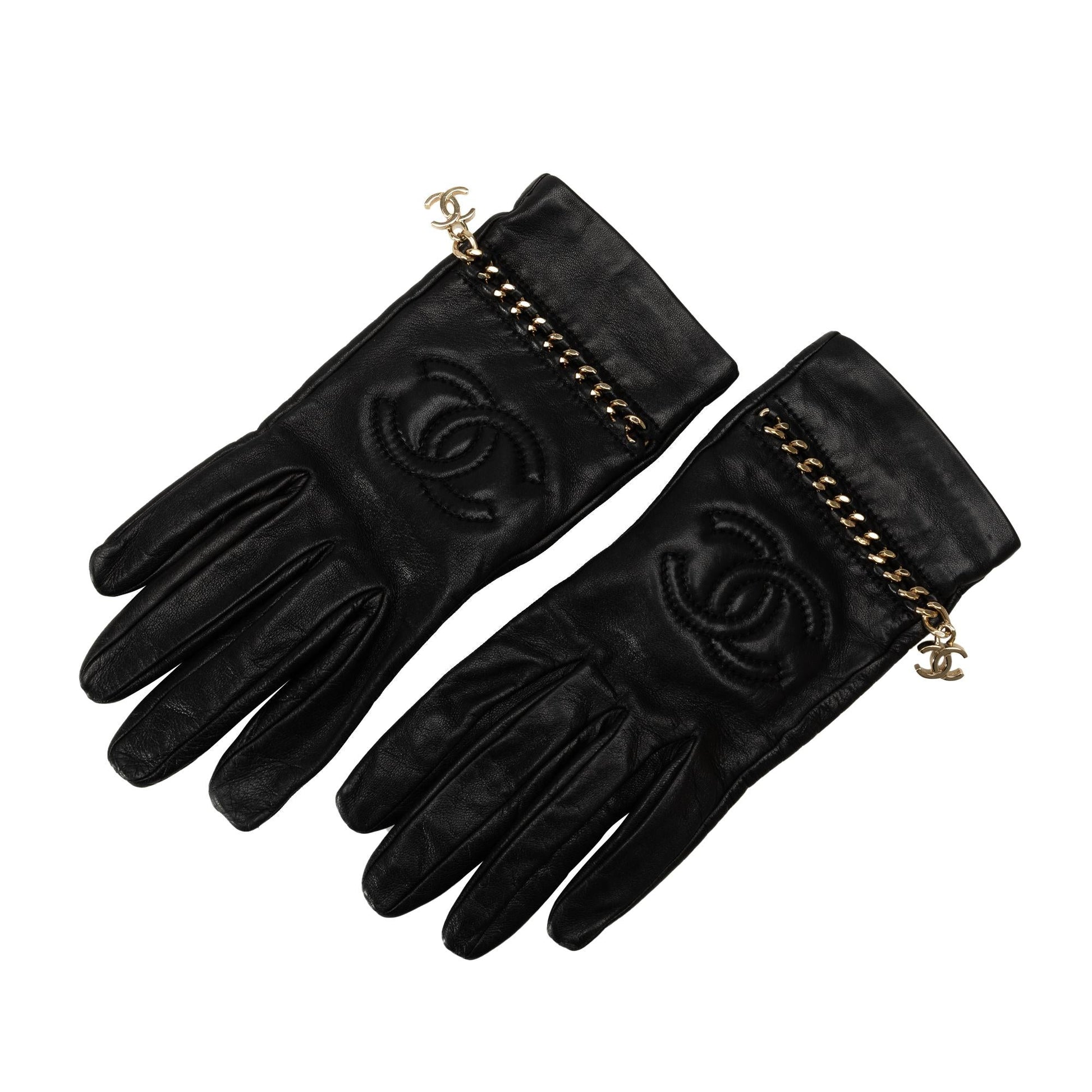 Chanel Lambskin CC Chain Link Gloves (SHG-jpfARh) Handbag