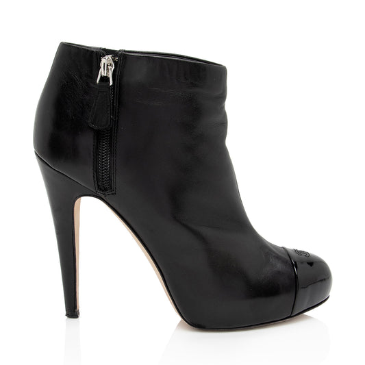 Chanel Patent Leather CC Cap Toe Booties - Size 9 / 39 (SHF-xN97GM) Handbag