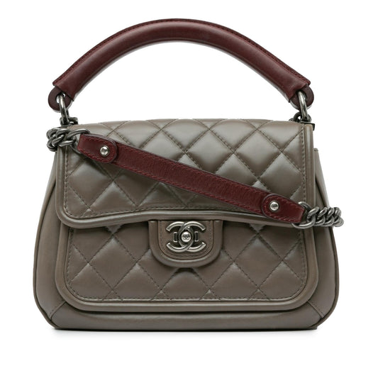 Chanel Medium Calfskin Prestige Flap (SHG-76oR8R) Shoulder Bag