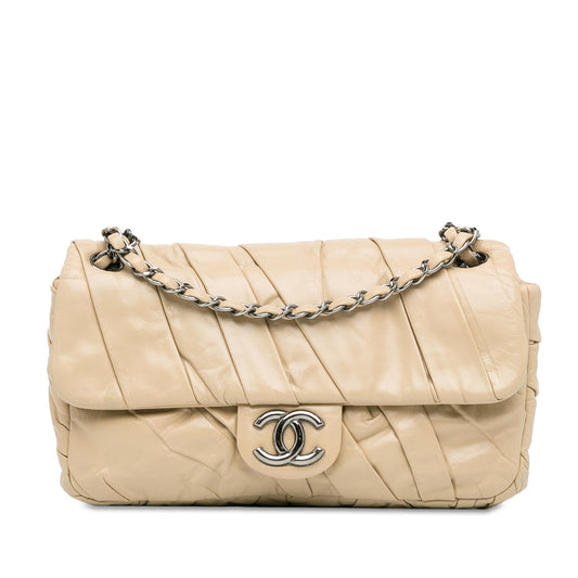 Chanel Medium Glazed Calfskin Twisted Flap (SHG-wkrXpk) Shoulder Bag