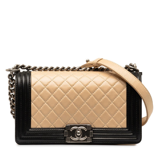 Chanel Medium Lambskin Boy Bicolor Flap Bag (SHG-rXdhO4)