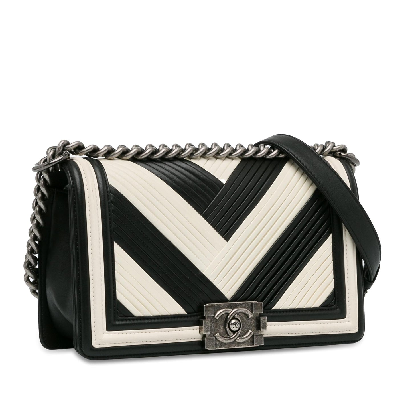 Chanel Medium Pleated Calfskin Boy In Rome Flap (SHG-DQWgfZ) Crossbody