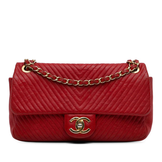 Chanel Medium Wrinkled Calfskin Quilted Chevron Medallion Charm Surpique Flap (SHG-hytIzX) Shoulder Bag