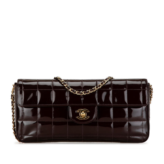 Chanel Patent Choco Bar East West Flap (SHG-0yHZCX) Shoulder Bag
