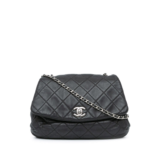 Chanel Quilted Calfskin Curvy Flap (SHG-7XhJvX) Shoulder Bag