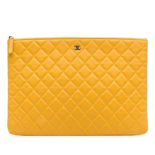 Chanel Quilted Lambskin O Case Clutch (SHG-d1f50a)