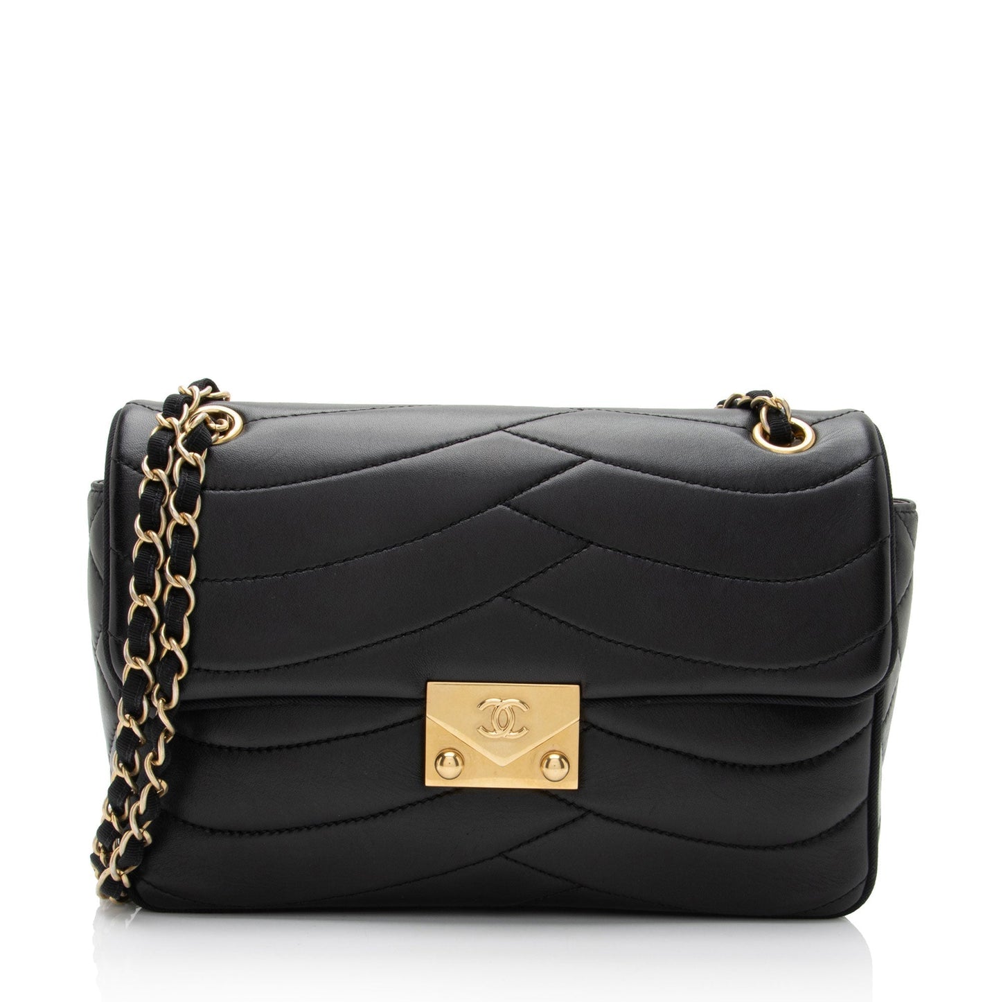 Chanel Scallop Quilted Lambskin Pagoda Medium Flap Bag (SHF-O5XtnL)